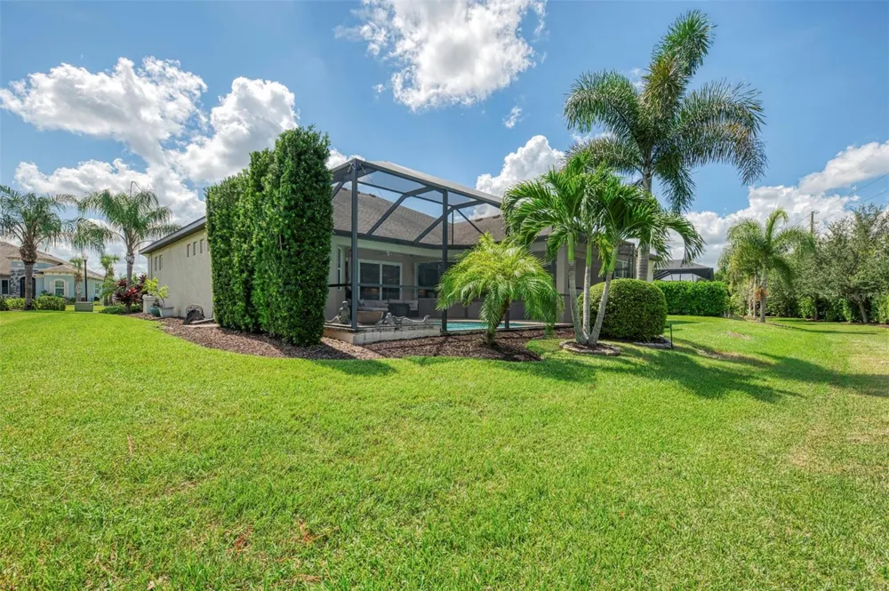 708 ROSEMARY CIRCLE Bradenton, FL 34212