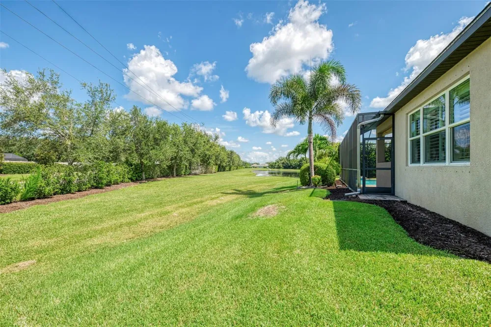 708 ROSEMARY CIRCLE Bradenton, FL 34212