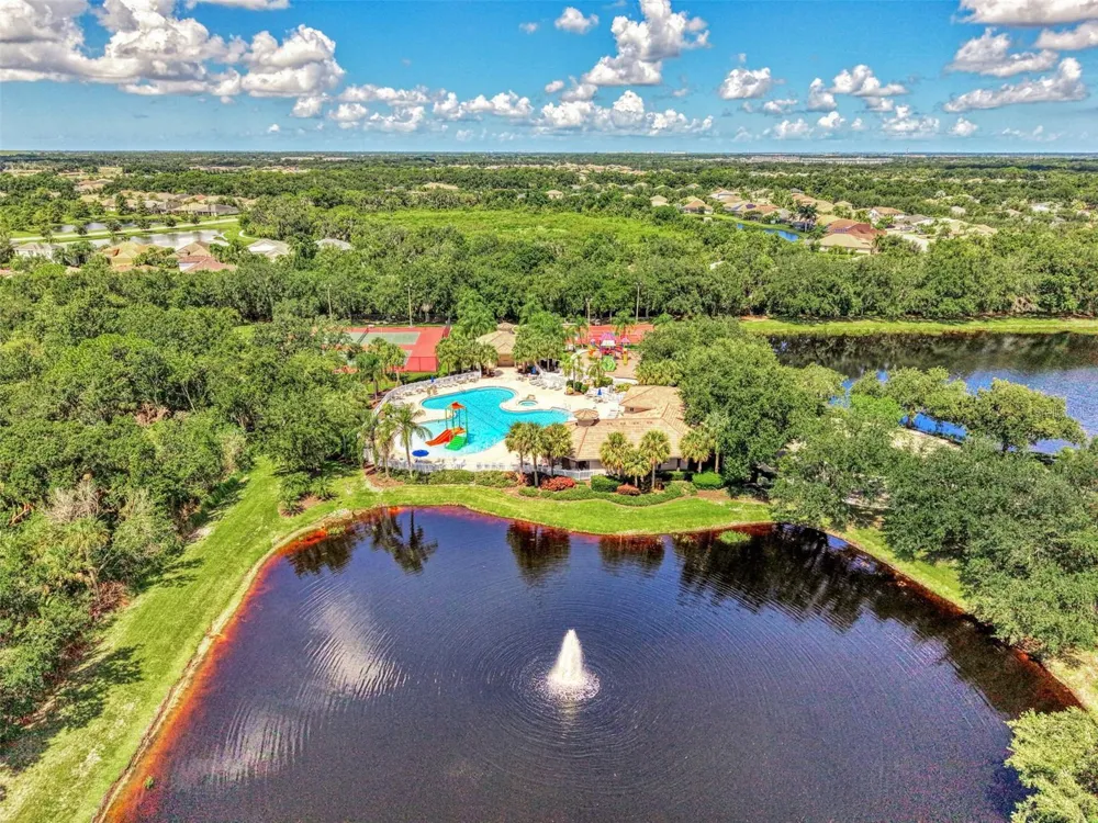 708 ROSEMARY CIRCLE Bradenton, FL 34212