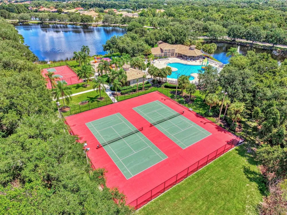 708 ROSEMARY CIRCLE Bradenton, FL 34212