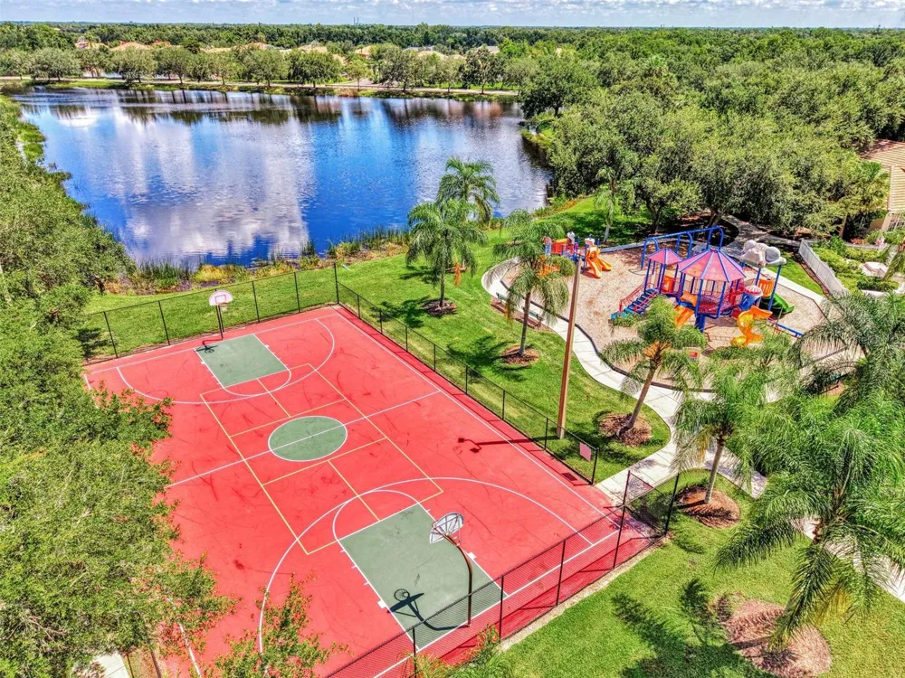 708 ROSEMARY CIRCLE Bradenton, FL 34212