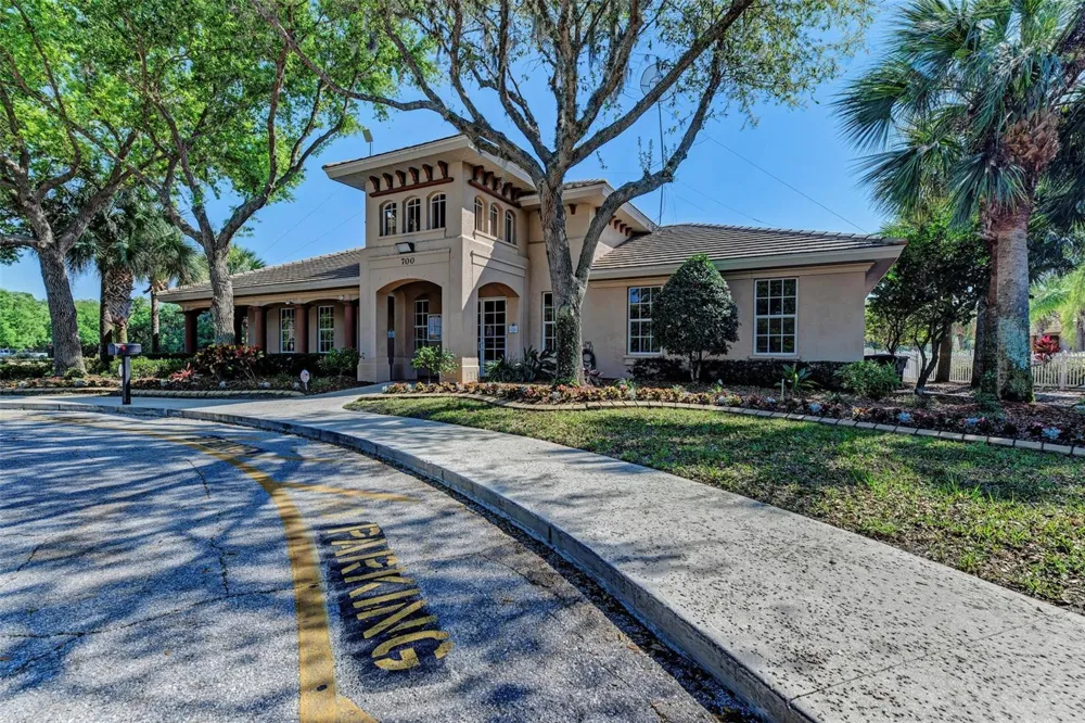 708 ROSEMARY CIRCLE Bradenton, FL 34212