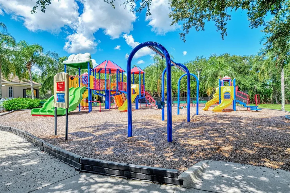 708 ROSEMARY CIRCLE Bradenton, FL 34212