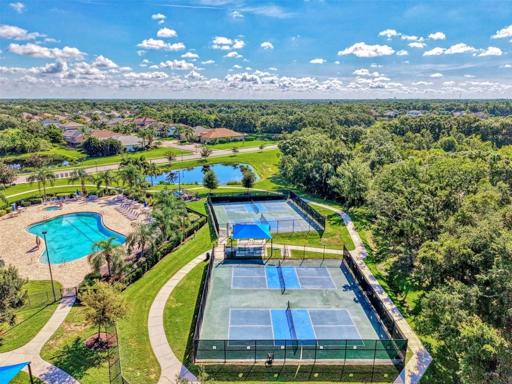 708 ROSEMARY CIRCLE Bradenton, FL 34212
