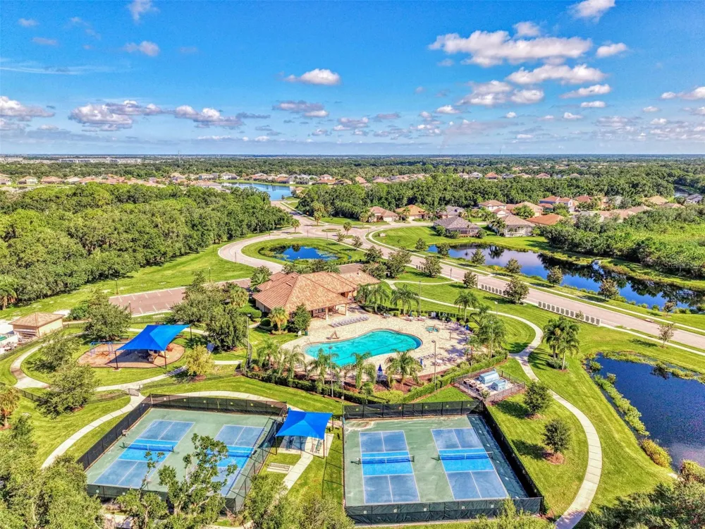 708 ROSEMARY CIRCLE Bradenton, FL 34212