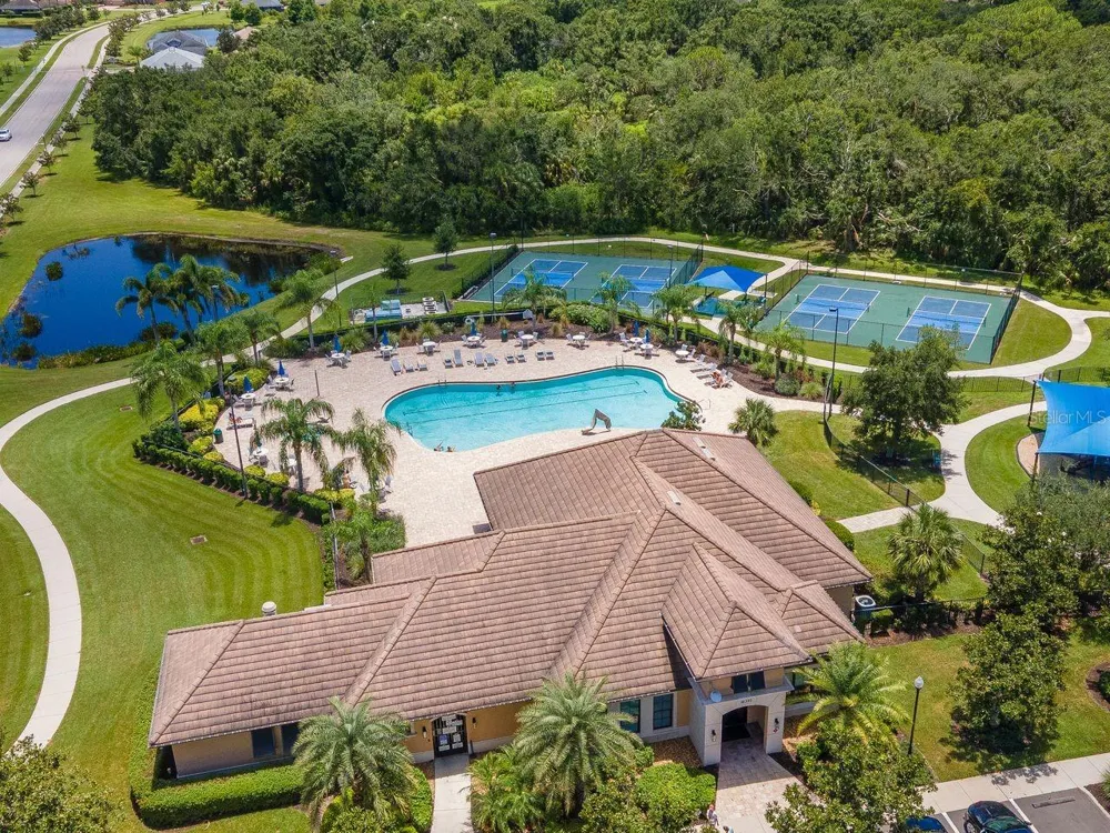 708 ROSEMARY CIRCLE Bradenton, FL 34212