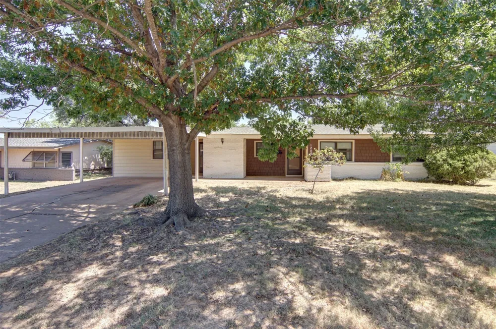 1205 Indiana Street Graham, TX 76450