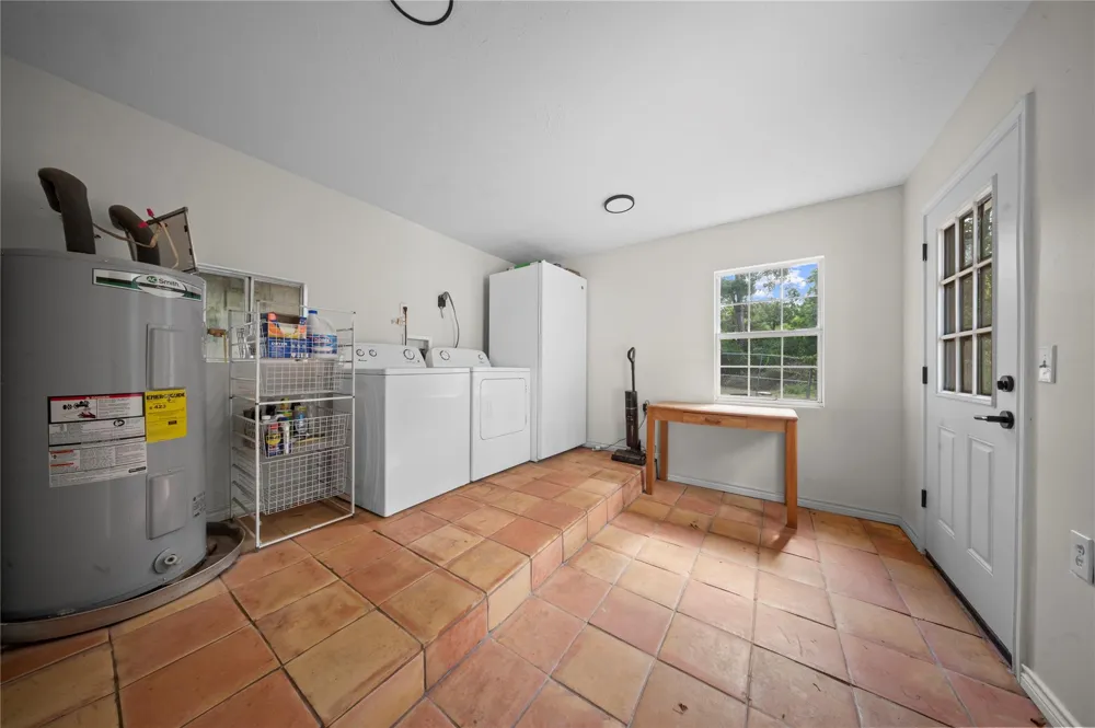 130 Hilltop Loop Lufkin, TX 75904