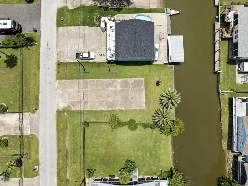 1612 Dick Bay Drive Dickinson, TX 77539