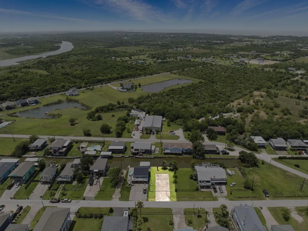 1612 Dick Bay Drive Dickinson, TX 77539
