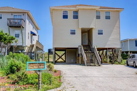 3800 Island Drive