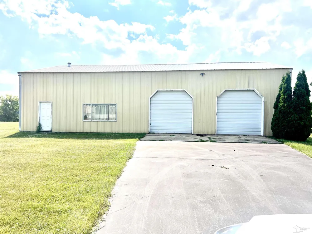 1434 S Vernon Road Venice Township, MI 48817