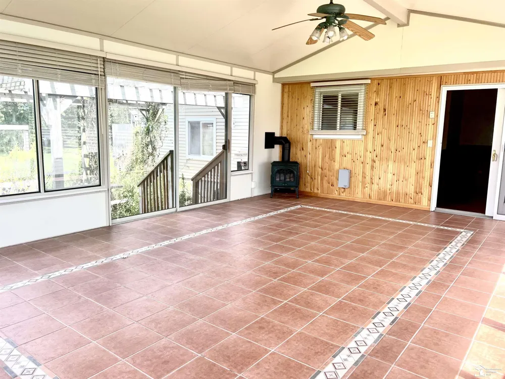 1434 S Vernon Road Venice Township, MI 48817