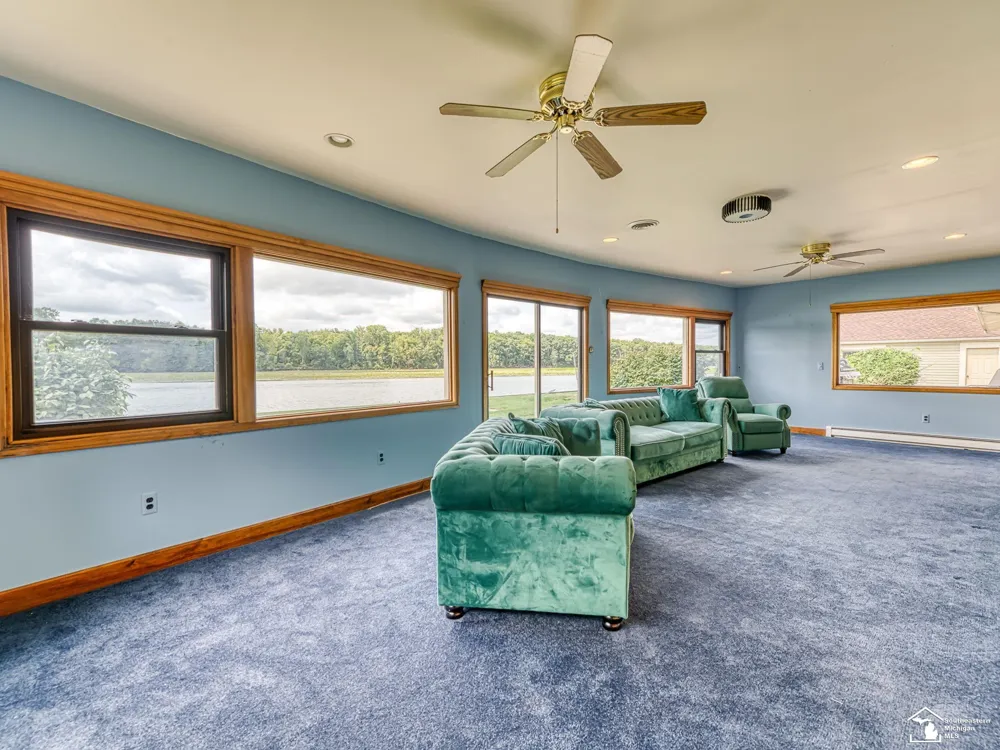 26995 James Avenue Flat Rock City, MI 48134