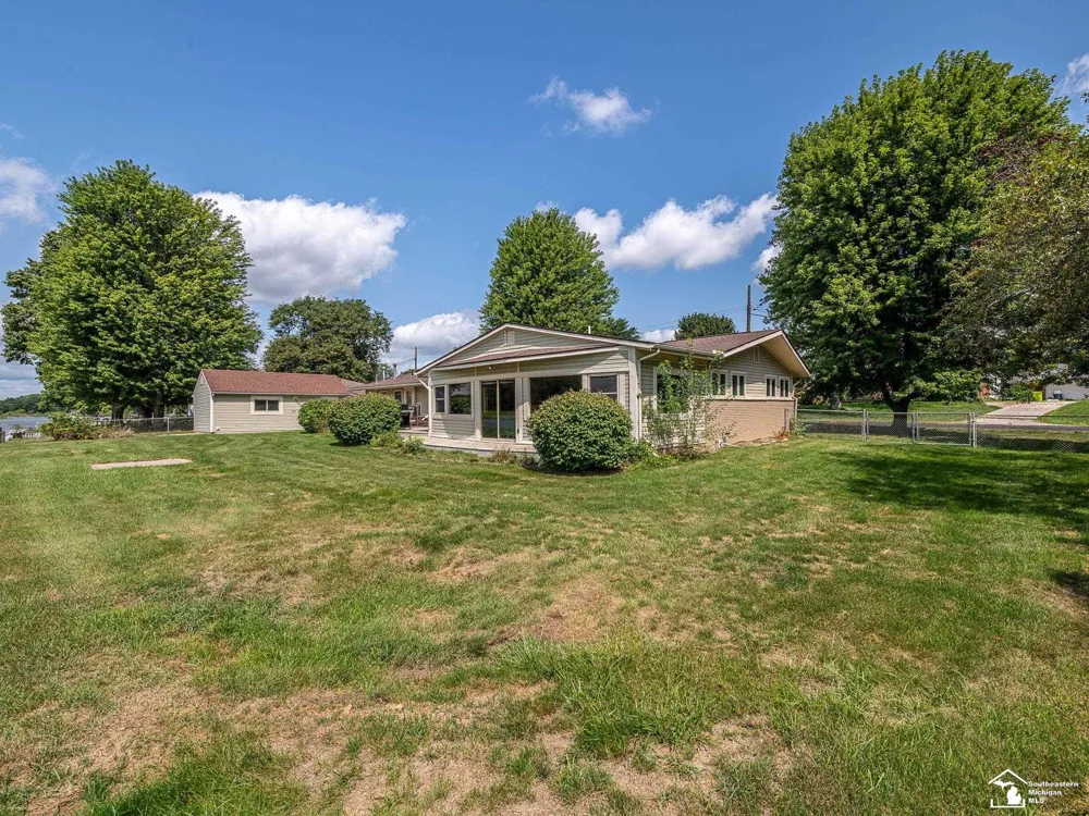 26995 James Avenue Flat Rock City, MI 48134