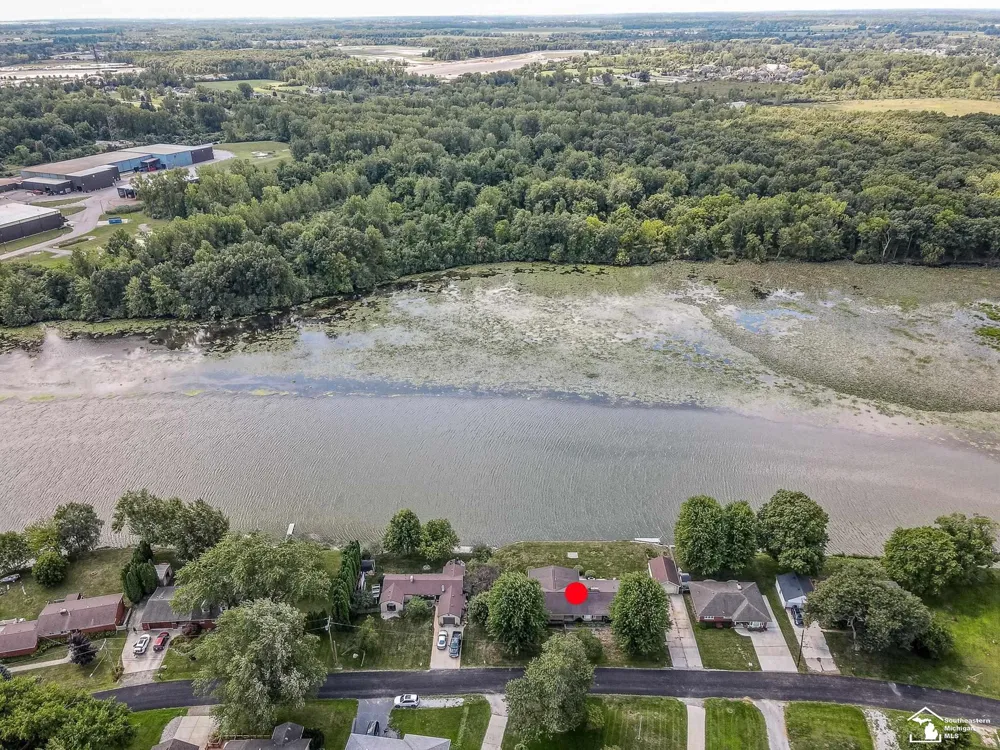 26995 James Avenue Flat Rock City, MI 48134