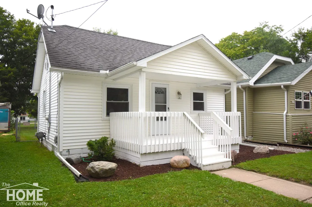 834 Broadway Avenue Owosso City, MI 48867