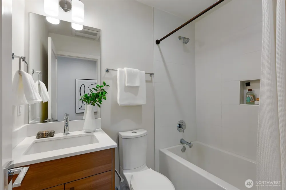 2708 Franklin Avenue E #B Seattle, WA 98102