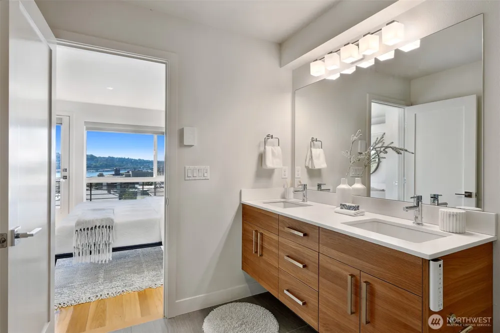 2708 Franklin Avenue E #B Seattle, WA 98102