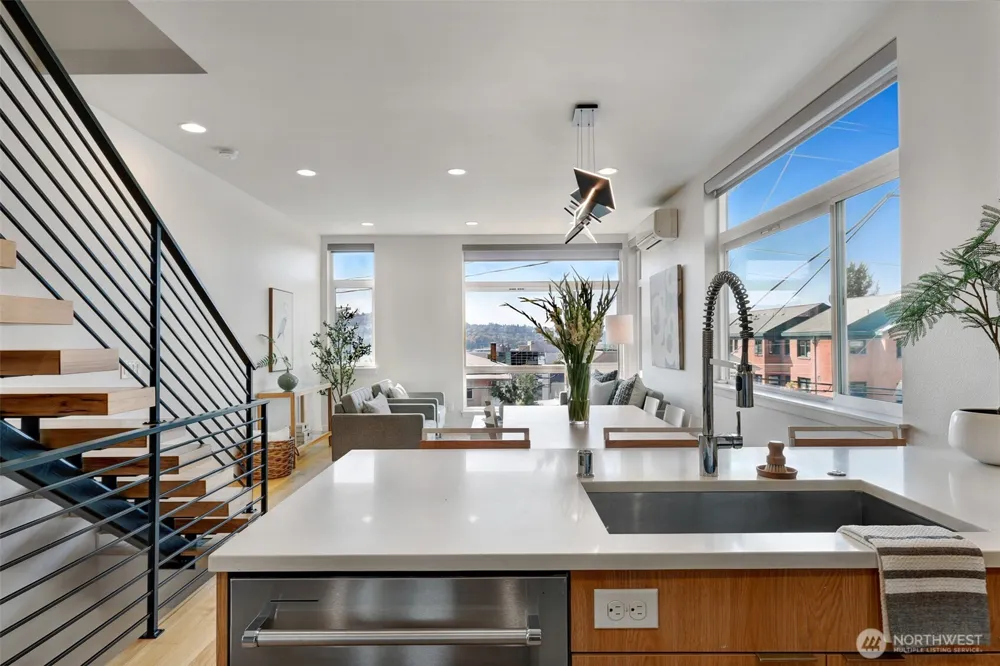2708 Franklin Avenue E #B Seattle, WA 98102