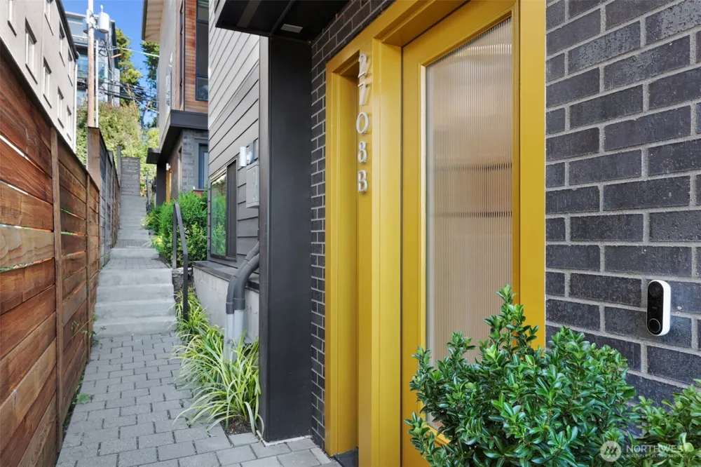2708 Franklin Avenue E #B Seattle, WA 98102