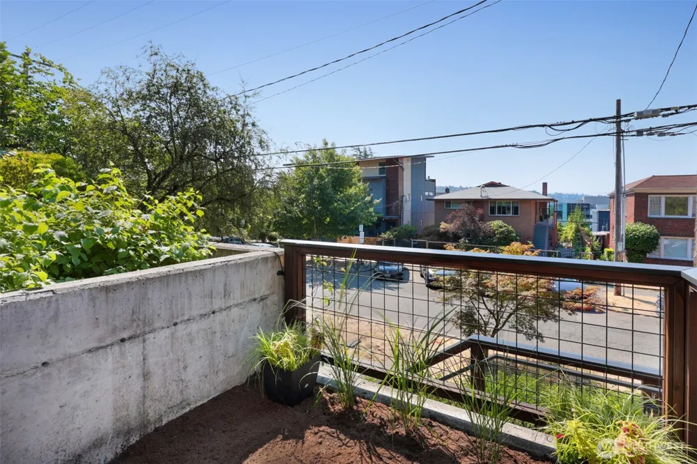 2708 Franklin Avenue E #B Seattle, WA 98102