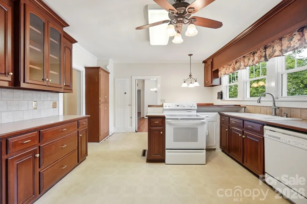 302 Ridge Avenue Kannapolis, NC 28083
