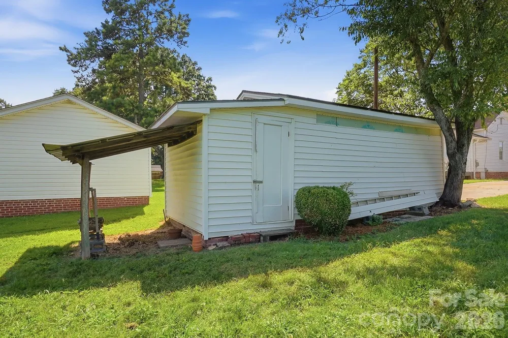 302 Ridge Avenue Kannapolis, NC 28083
