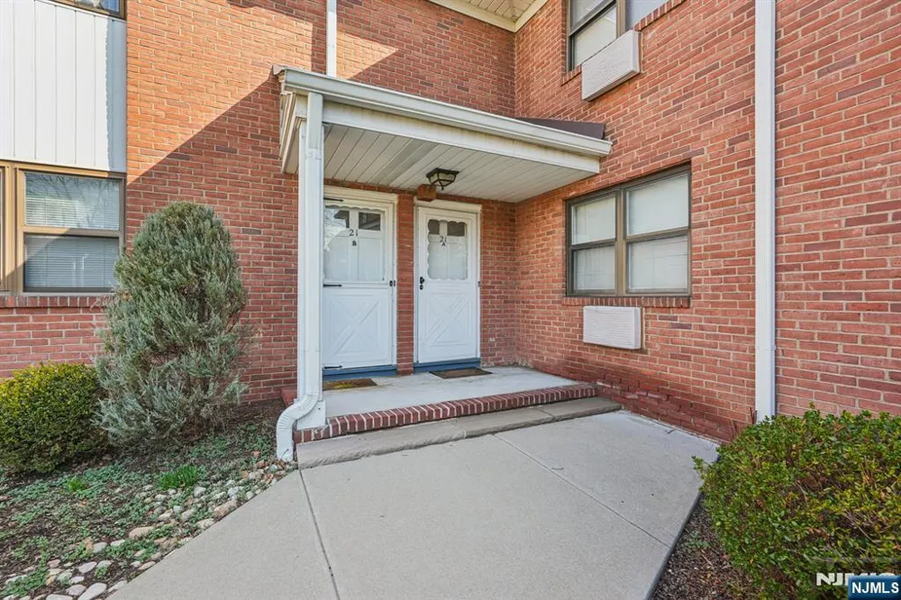 21 Colonial Drive 211 Little Falls, NJ 07424