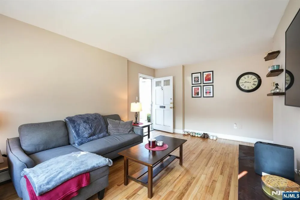 21 Colonial Drive 211 Little Falls, NJ 07424