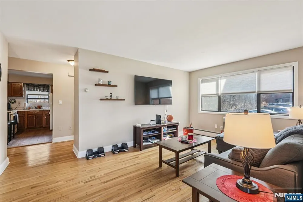 21 Colonial Drive 211 Little Falls, NJ 07424