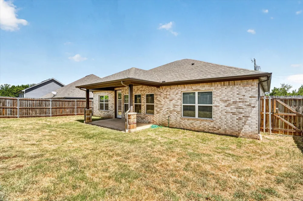 2706 San Gabriel Drive Granbury, TX 76048