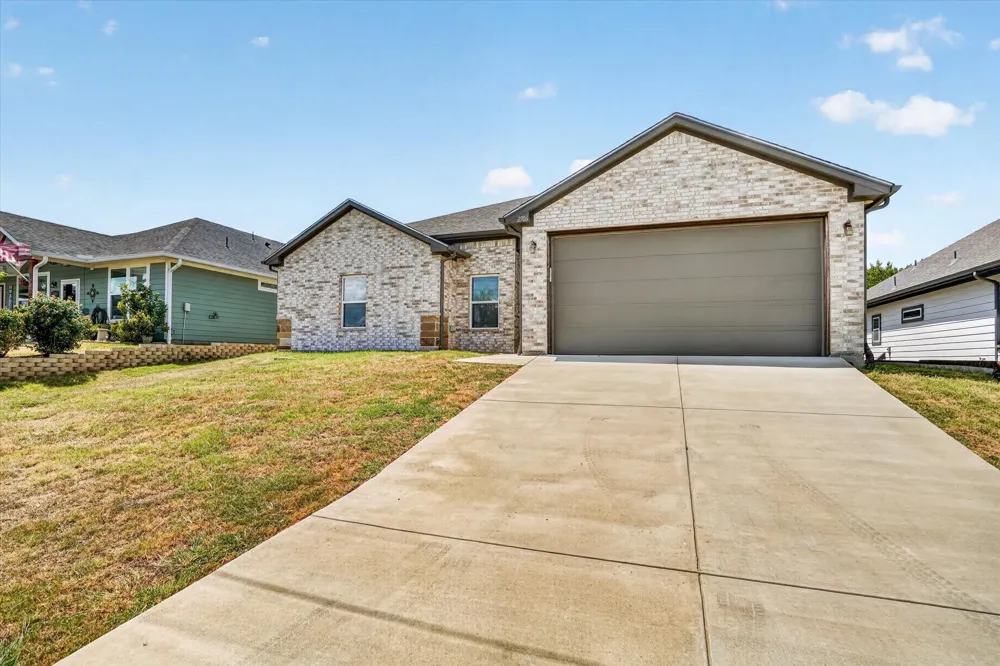 2706 San Gabriel Drive Granbury, TX 76048