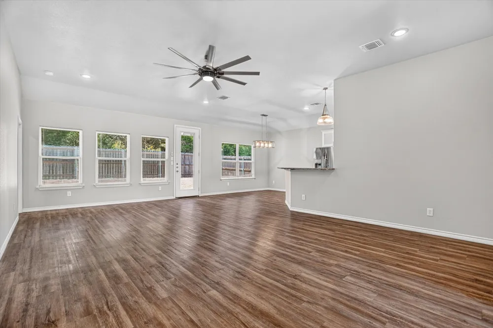 2706 San Gabriel Drive Granbury, TX 76048