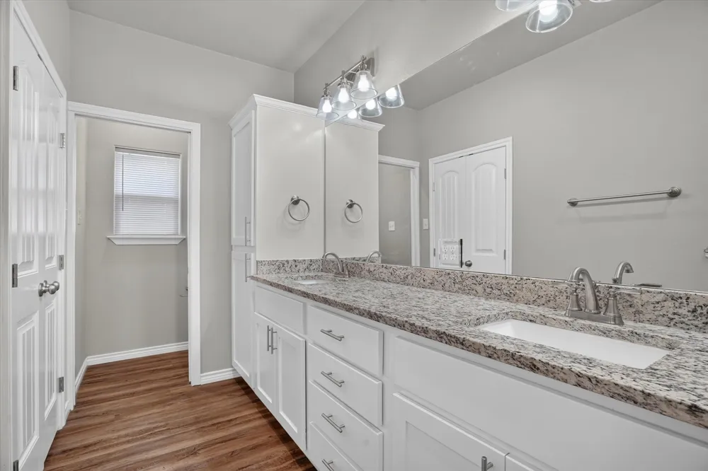 2706 San Gabriel Drive Granbury, TX 76048
