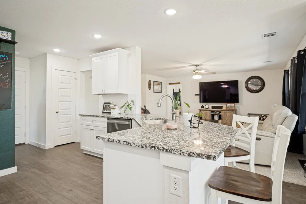 722 Haynie Drive Runaway Bay, TX 76426