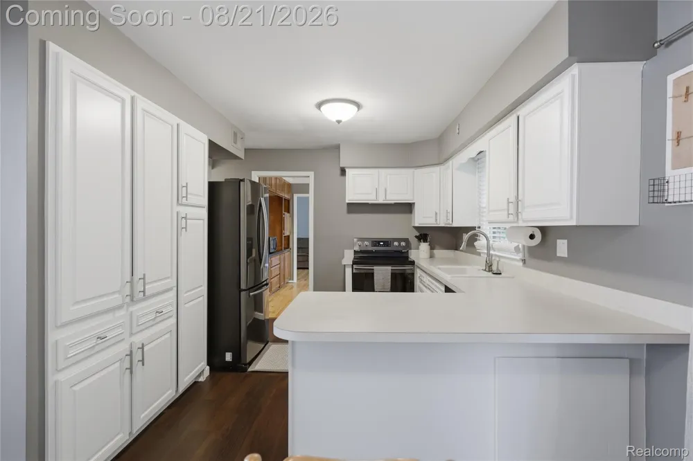 25055 Arden Park Drive Farmington Hills City, MI 48336