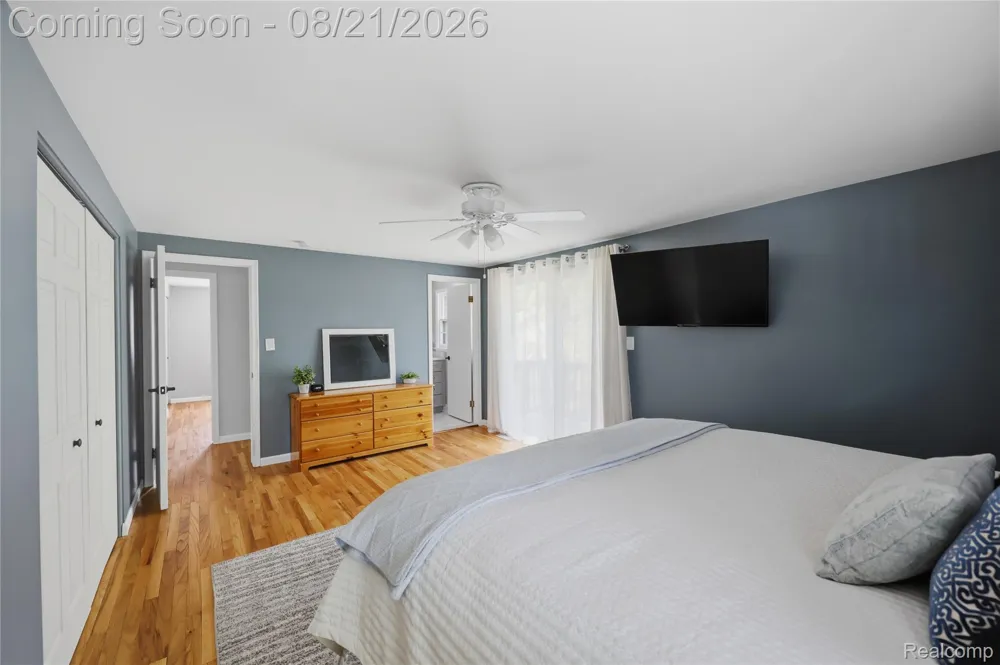 25055 Arden Park Drive Farmington Hills City, MI 48336