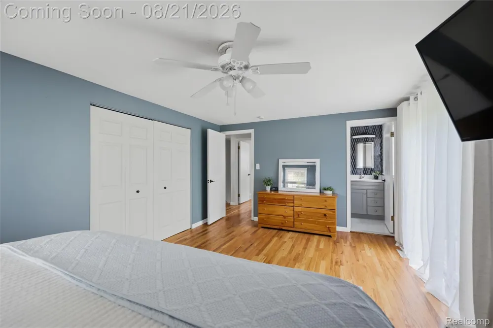 25055 Arden Park Drive Farmington Hills City, MI 48336