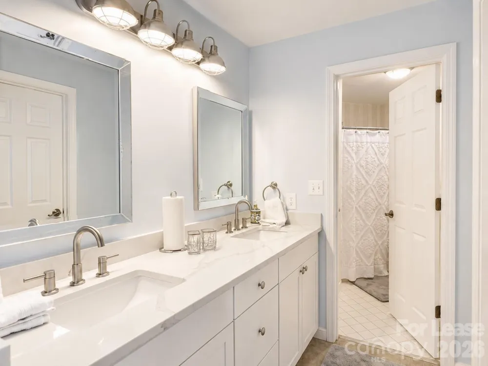 18015 Kings Point Drive #L Cornelius, NC 28031