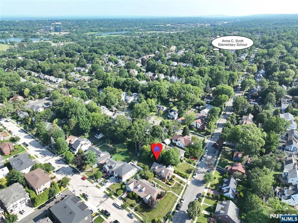10 Glenwood Avenue Leonia, NJ 07605