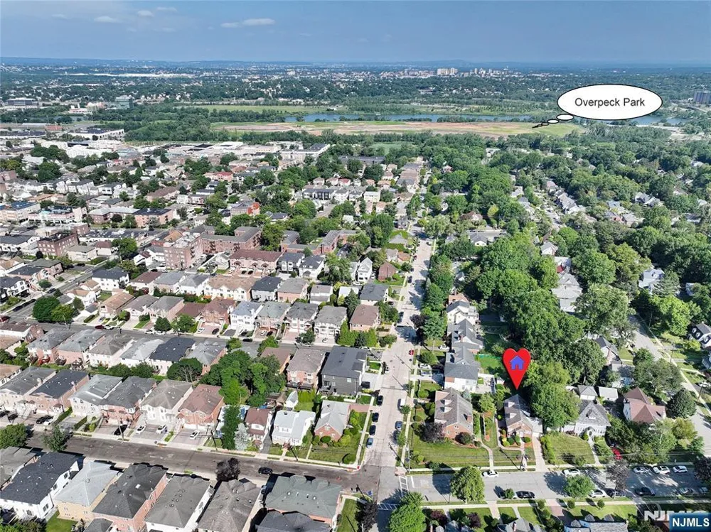 10 Glenwood Avenue Leonia, NJ 07605