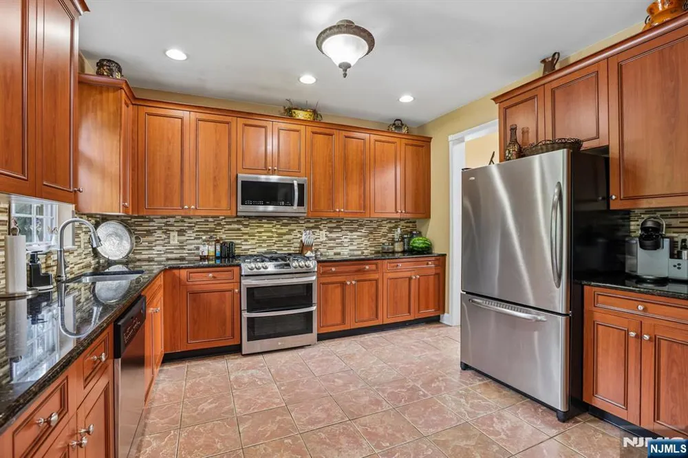 176 Fox Hill Court Jefferson Township, NJ 07849