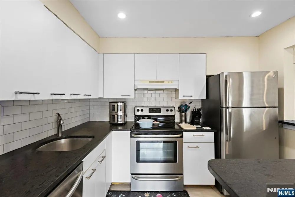6409 Granton Avenue 1B North Bergen, NJ 07047