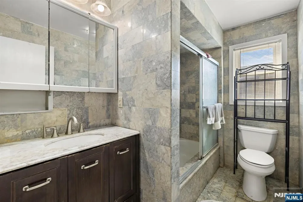 6409 Granton Avenue 1B North Bergen, NJ 07047