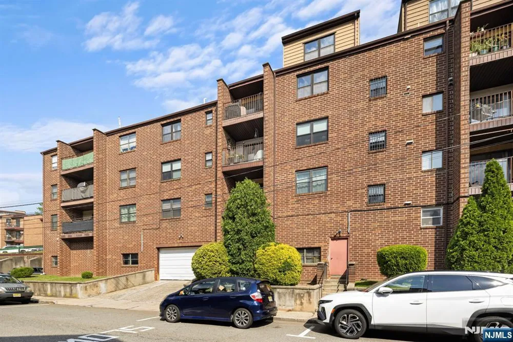 6409 Granton Avenue 1B North Bergen, NJ 07047