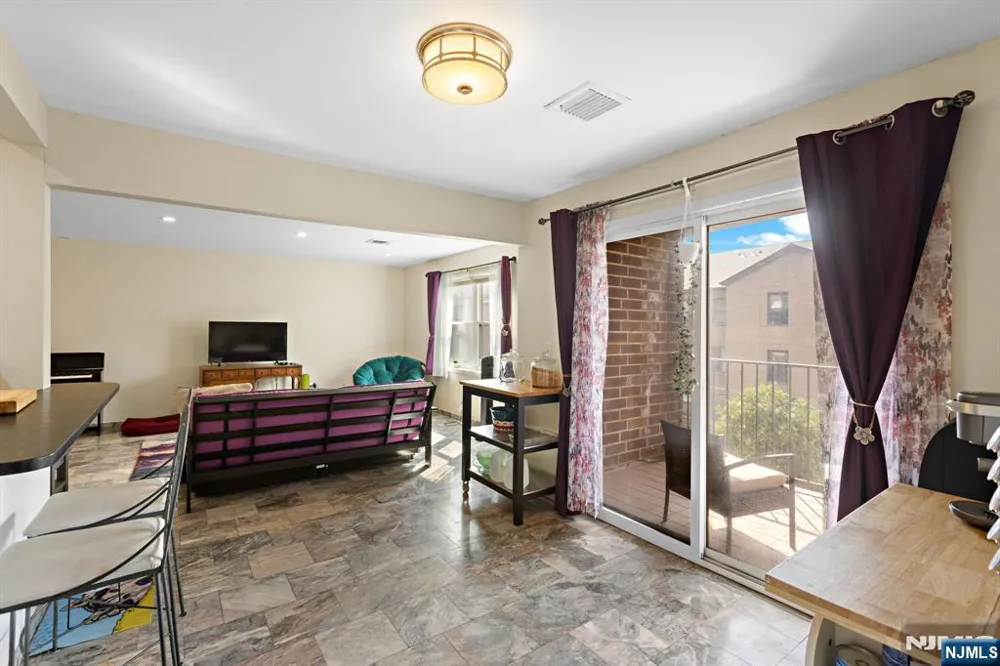 6409 Granton Avenue 1B North Bergen, NJ 07047