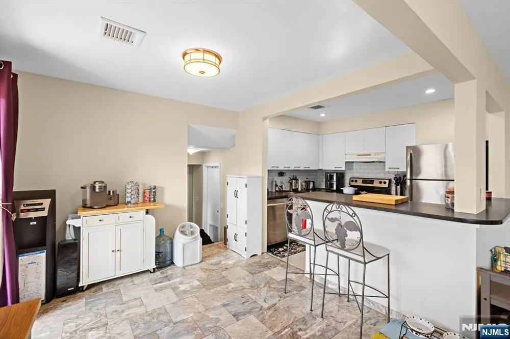 6409 Granton Avenue 1B North Bergen, NJ 07047