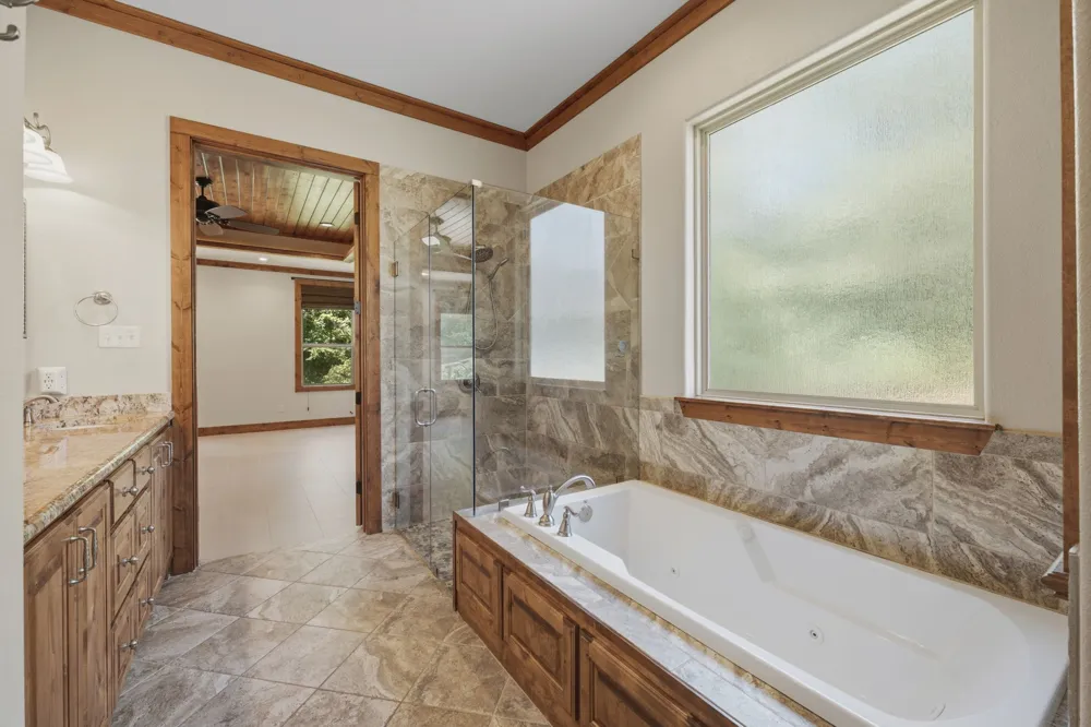 1822 Stonehaven Court Tyler, TX 75703
