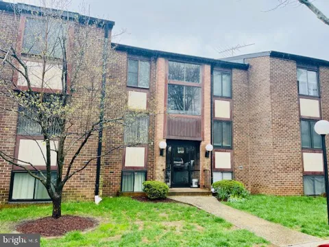 9707 KINGS CROWN COURT #101